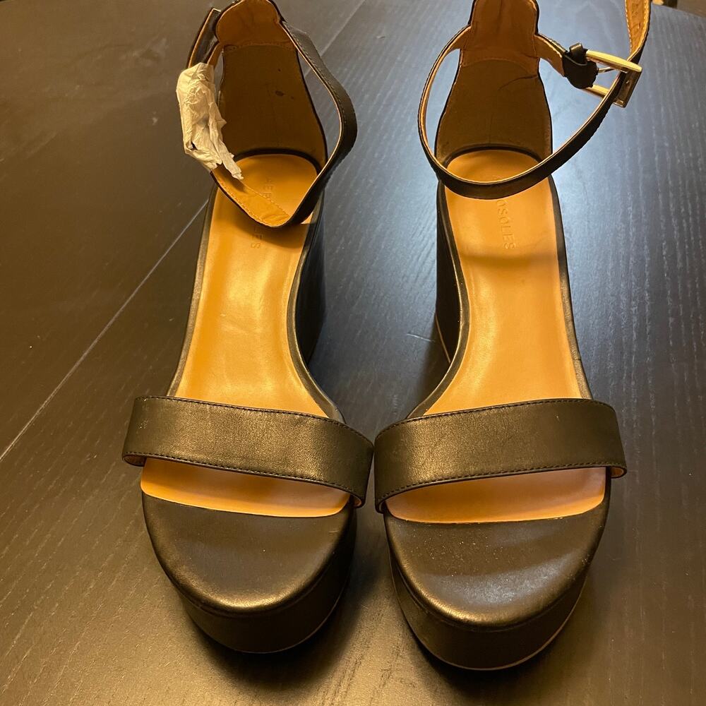 NWOT Aerosoles Wedge Platform Sandals - Women Size 10 = Black